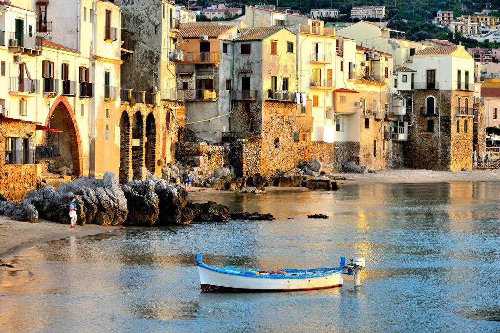 Lavatoioflats Casa Sul Mare E Sul Lavatoio Medievale A เชฟาลู ภายนอก รูปภาพ